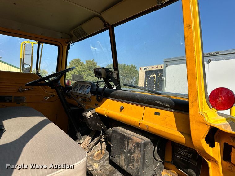 image for item DV1007 1973 Ford C807  fire truck