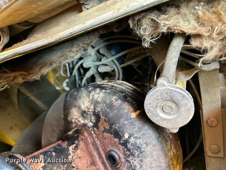 image for item DV1007 1973 Ford C807  fire truck