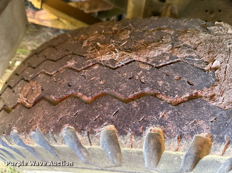 image for item DV1007 1973 Ford C807  fire truck