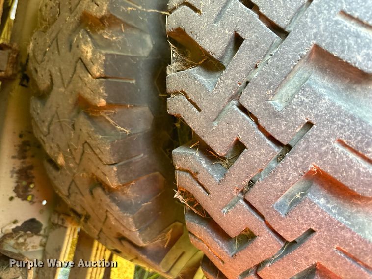 image for item DV1007 1973 Ford C807  fire truck