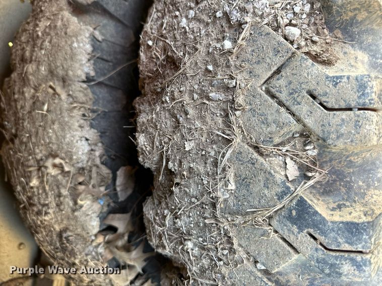 image for item DV1007 1973 Ford C807  fire truck