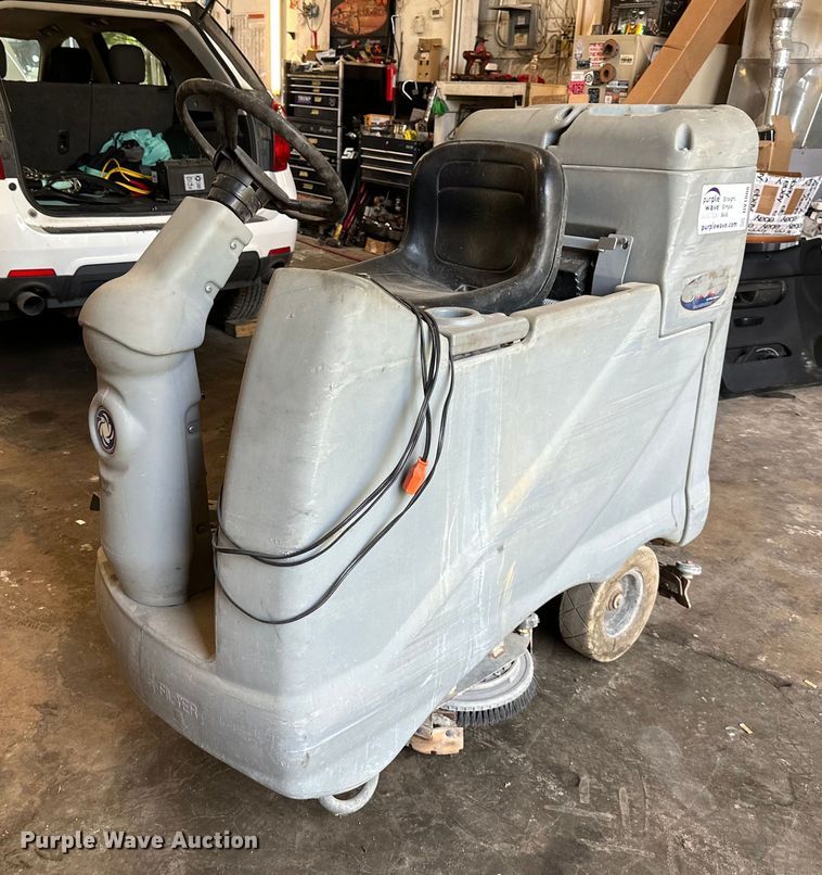 image for item DV1008 Advance Avenger  floor scrubber