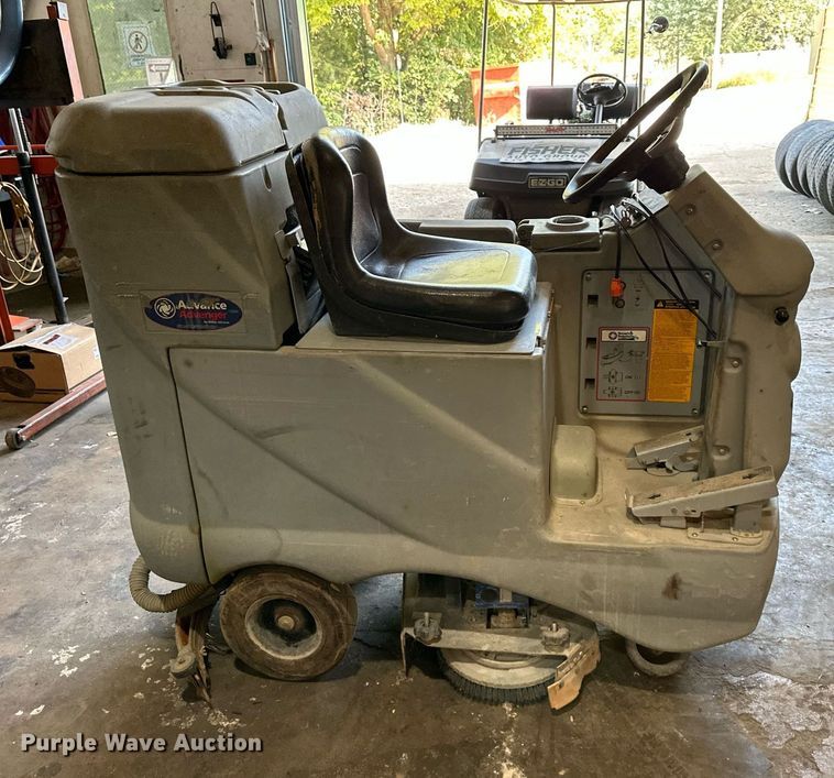 image for item DV1008 Advance Avenger  floor scrubber