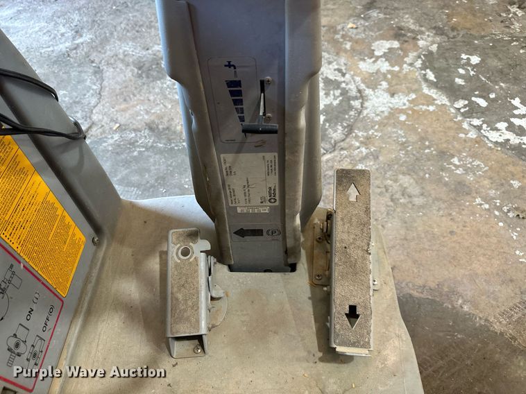 image for item DV1008 Advance Avenger  floor scrubber