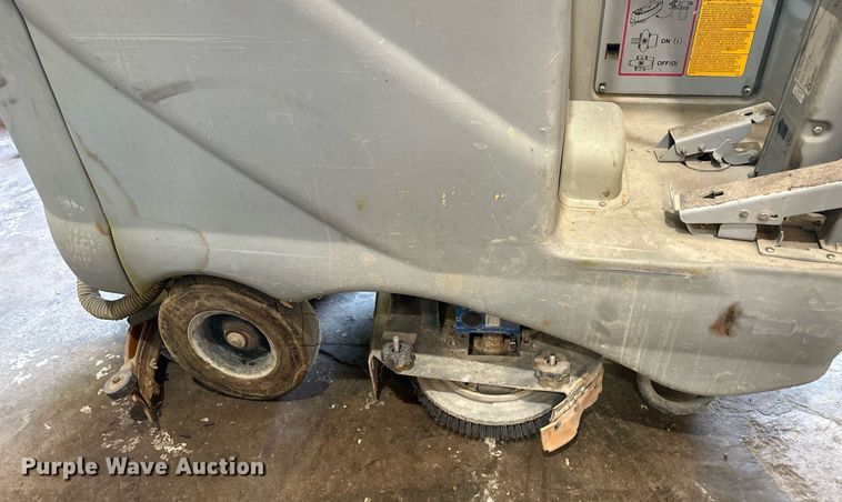 image for item DV1008 Advance Avenger  floor scrubber