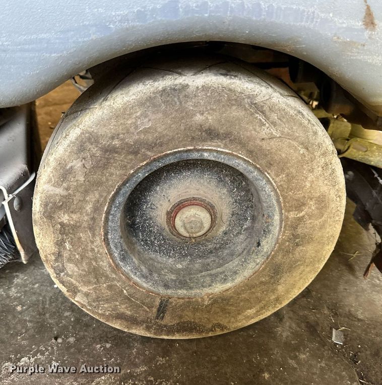 image for item DV1008 Advance Avenger  floor scrubber