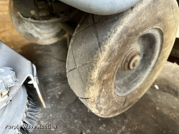 image for item DV1008 Advance Avenger  floor scrubber