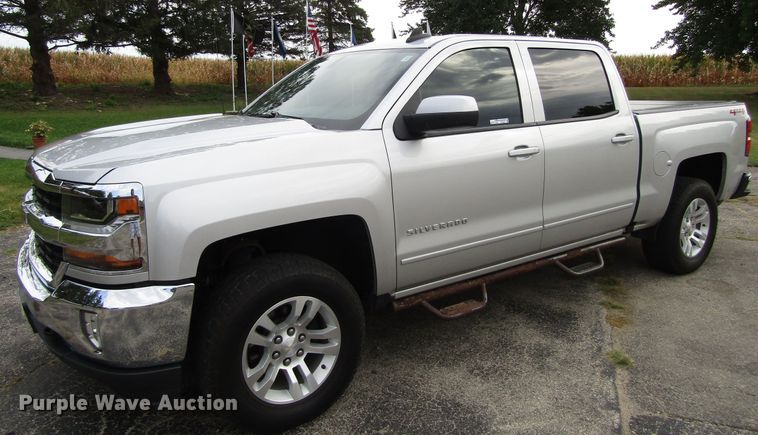 image for item EV9387 2018 Chevrolet Silverado 1500  Crew Cab pickup truck