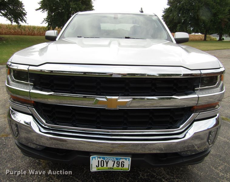 image for item EV9387 2018 Chevrolet Silverado 1500  Crew Cab pickup truck