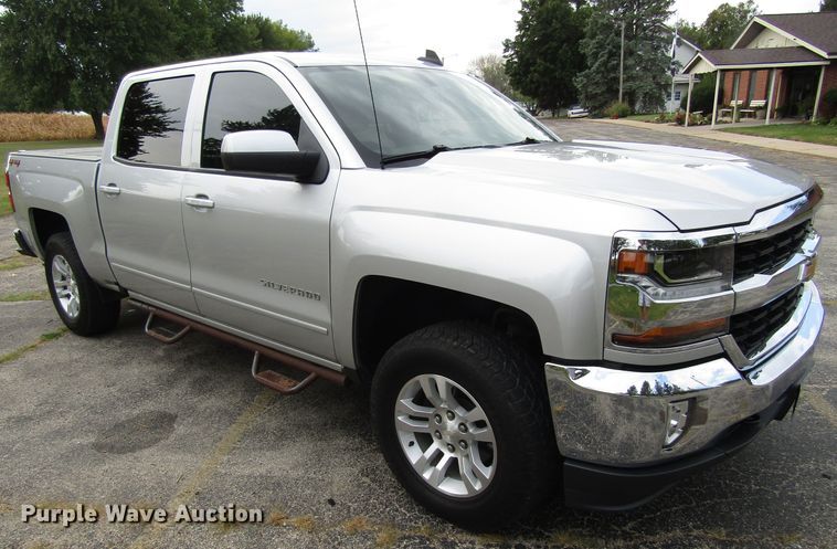 image for item EV9387 2018 Chevrolet Silverado 1500  Crew Cab pickup truck