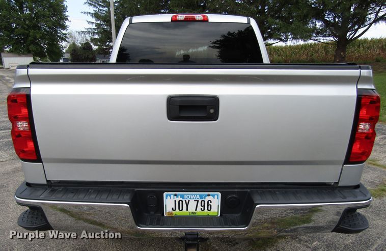 image for item EV9387 2018 Chevrolet Silverado 1500  Crew Cab pickup truck