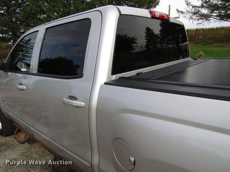 image for item EV9387 2018 Chevrolet Silverado 1500  Crew Cab pickup truck