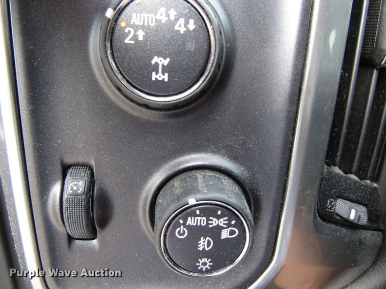 image for item EV9387 2018 Chevrolet Silverado 1500  Crew Cab pickup truck