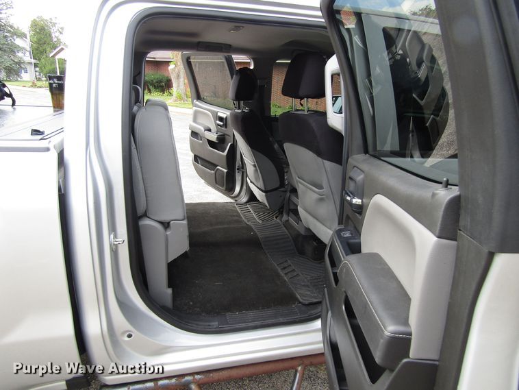 image for item EV9387 2018 Chevrolet Silverado 1500  Crew Cab pickup truck