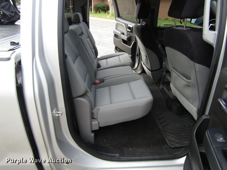 image for item EV9387 2018 Chevrolet Silverado 1500  Crew Cab pickup truck