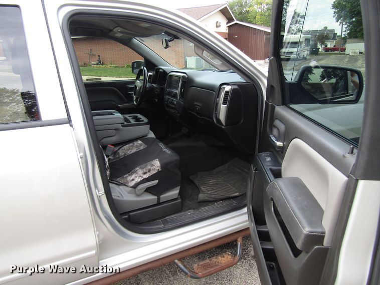 image for item EV9387 2018 Chevrolet Silverado 1500  Crew Cab pickup truck