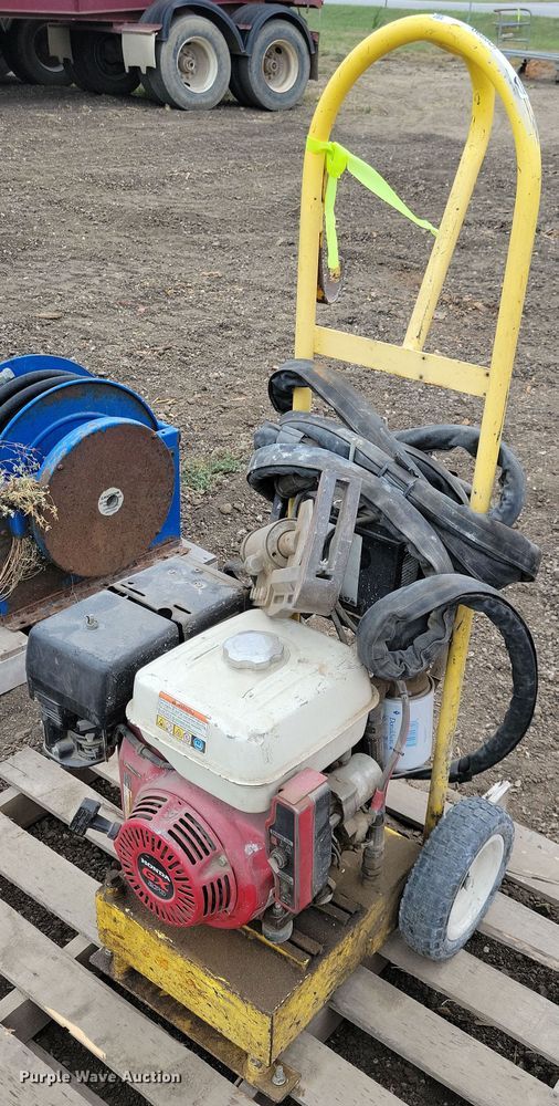 image for item IQ9899 Cable shear