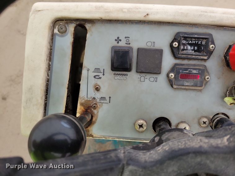 image for item IQ9902 Tennant 6100  sweeper