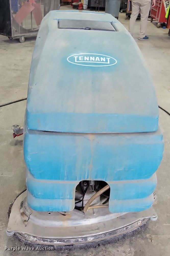 image for item IQ9903 Tennant 5680  sweeper