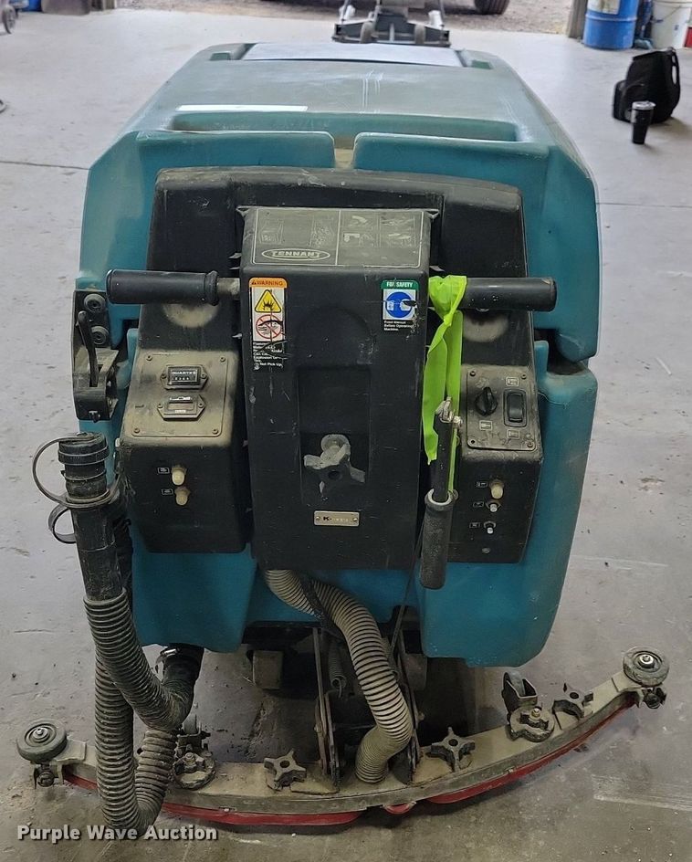 image for item IQ9903 Tennant 5680  sweeper