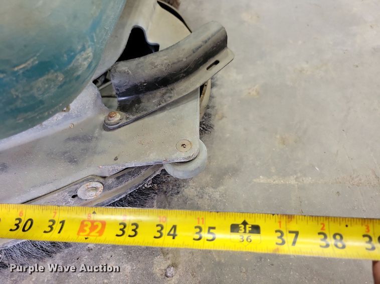 image for item IQ9903 Tennant 5680  sweeper