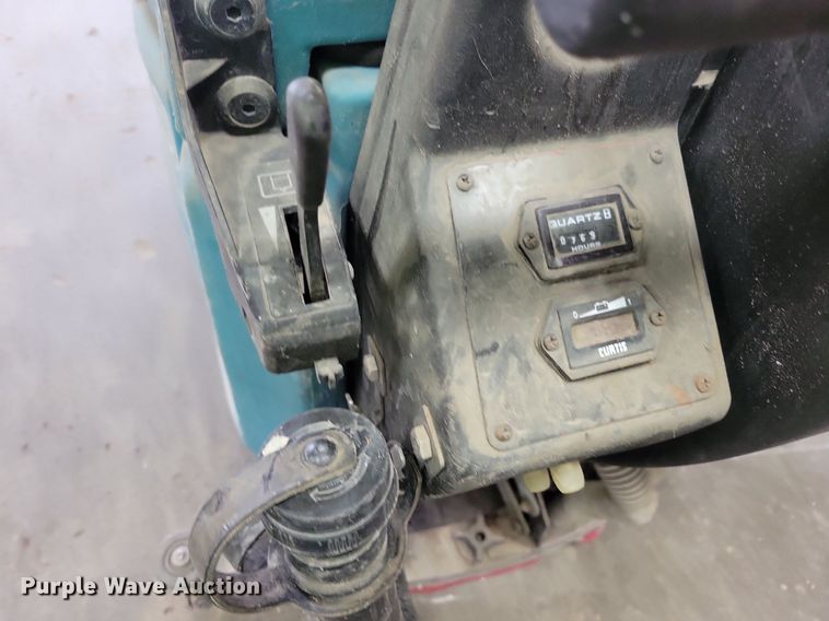 image for item IQ9903 Tennant 5680  sweeper