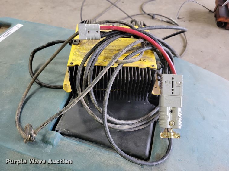 image for item IQ9903 Tennant 5680  sweeper