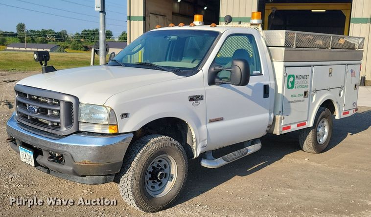 image for item IQ9930 2004 Ford F350 Super Duty XL  utility bed pickup truck