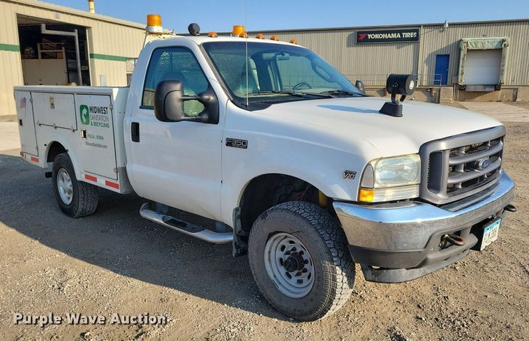 image for item IQ9930 2004 Ford F350 Super Duty XL  utility bed pickup truck