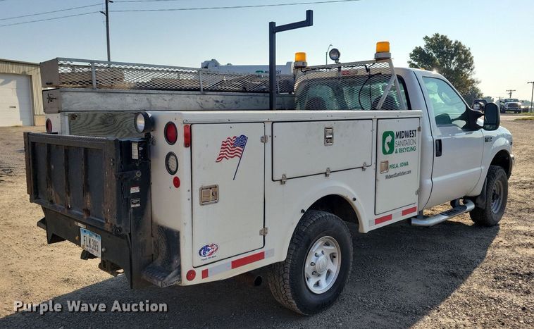 image for item IQ9930 2004 Ford F350 Super Duty XL  utility bed pickup truck