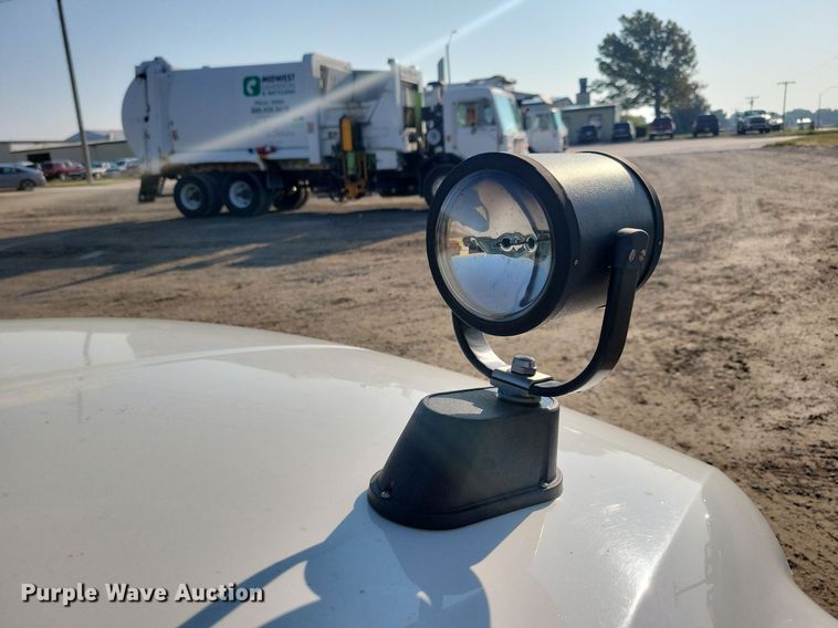 image for item IQ9930 2004 Ford F350 Super Duty XL  utility bed pickup truck