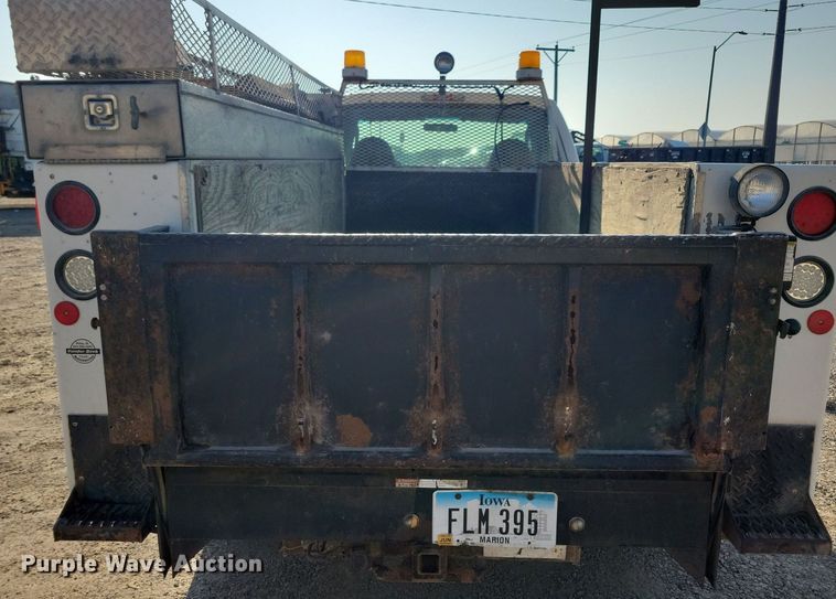 image for item IQ9930 2004 Ford F350 Super Duty XL  utility bed pickup truck