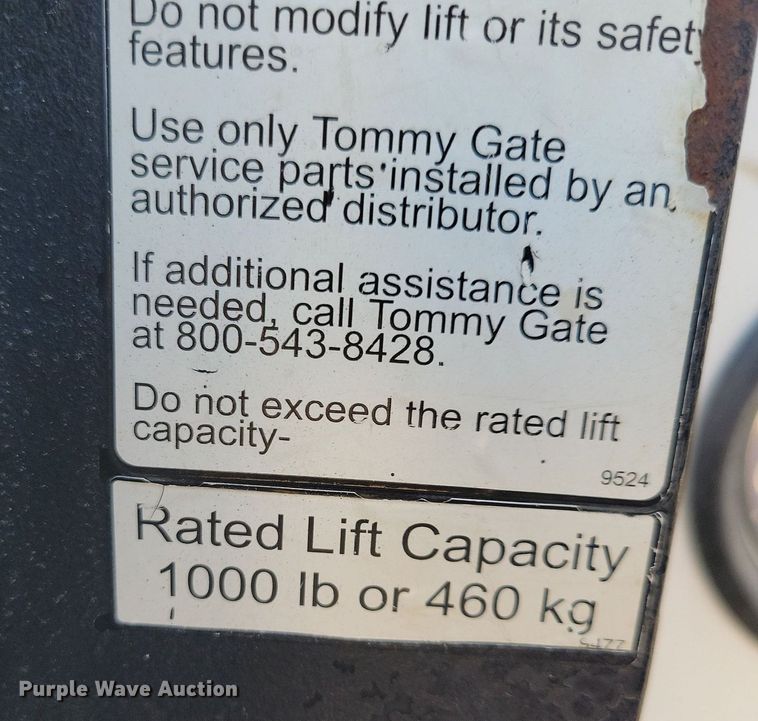 image for item IQ9930 2004 Ford F350 Super Duty XL  utility bed pickup truck