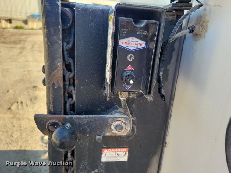 image for item IQ9930 2004 Ford F350 Super Duty XL  utility bed pickup truck