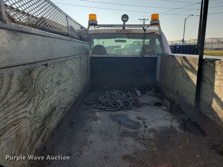 image for item IQ9930 2004 Ford F350 Super Duty XL  utility bed pickup truck