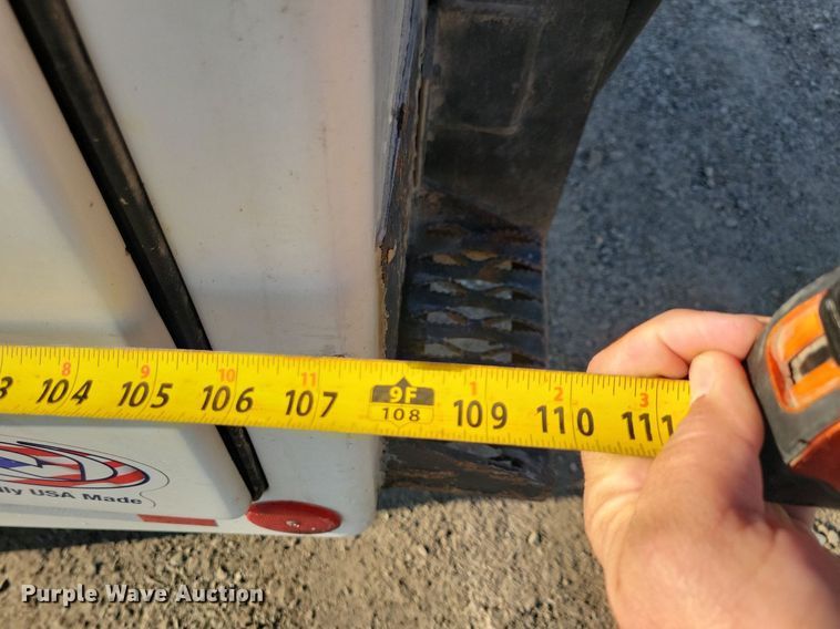 image for item IQ9930 2004 Ford F350 Super Duty XL  utility bed pickup truck