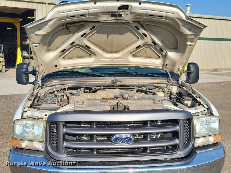 image for item IQ9930 2004 Ford F350 Super Duty XL  utility bed pickup truck