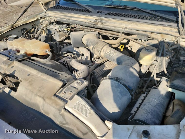 image for item IQ9930 2004 Ford F350 Super Duty XL  utility bed pickup truck