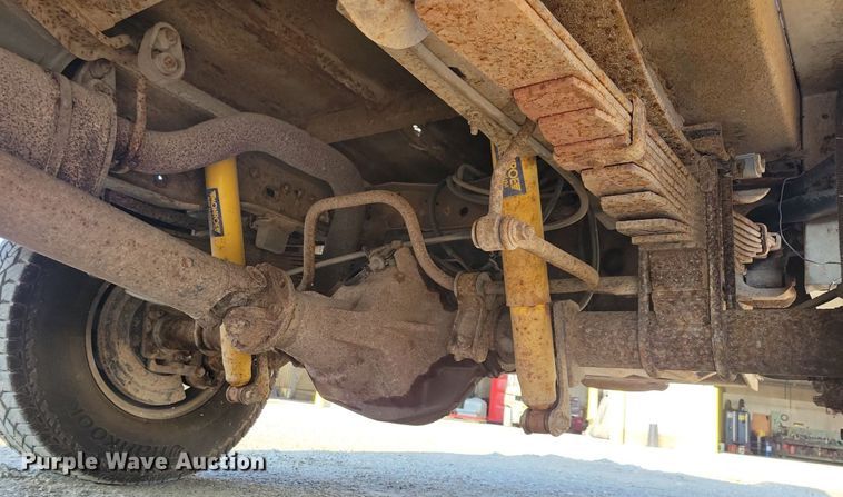 image for item IQ9930 2004 Ford F350 Super Duty XL  utility bed pickup truck