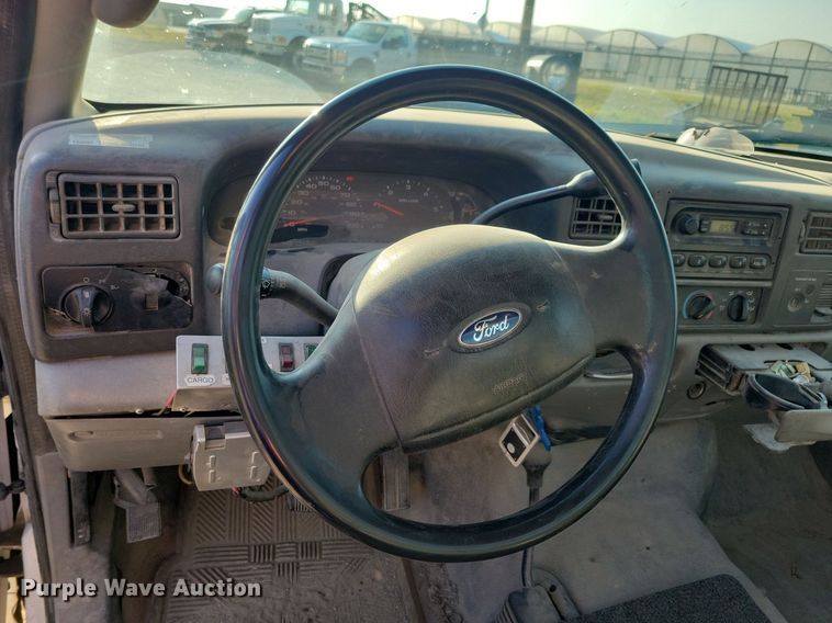 image for item IQ9930 2004 Ford F350 Super Duty XL  utility bed pickup truck