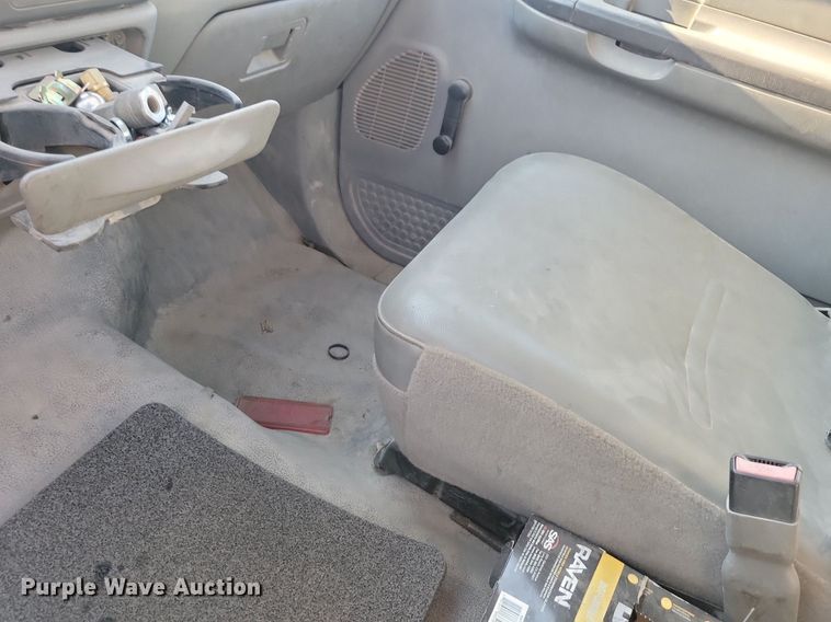 image for item IQ9930 2004 Ford F350 Super Duty XL  utility bed pickup truck