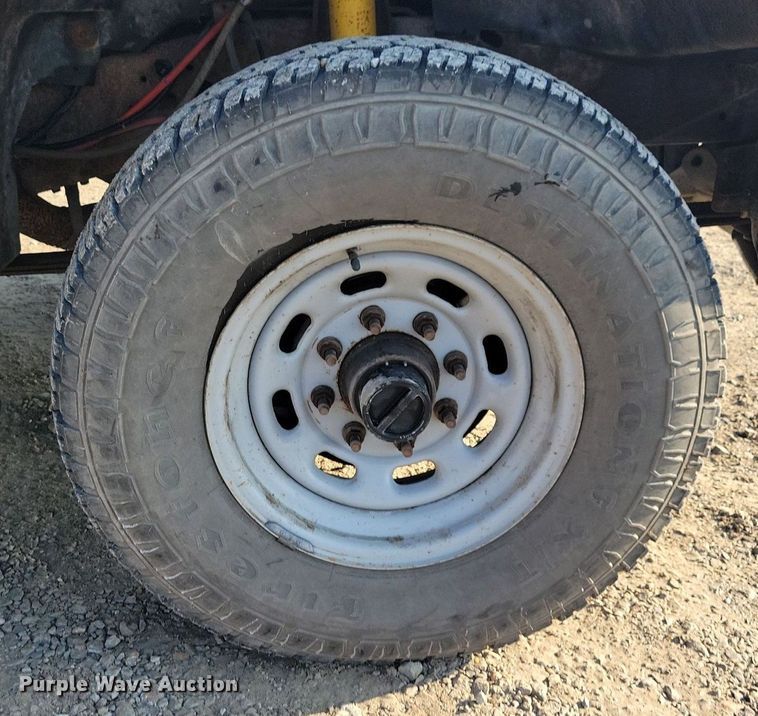 image for item IQ9930 2004 Ford F350 Super Duty XL  utility bed pickup truck