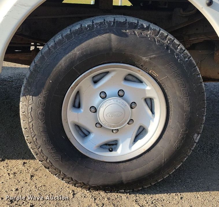 image for item IQ9930 2004 Ford F350 Super Duty XL  utility bed pickup truck