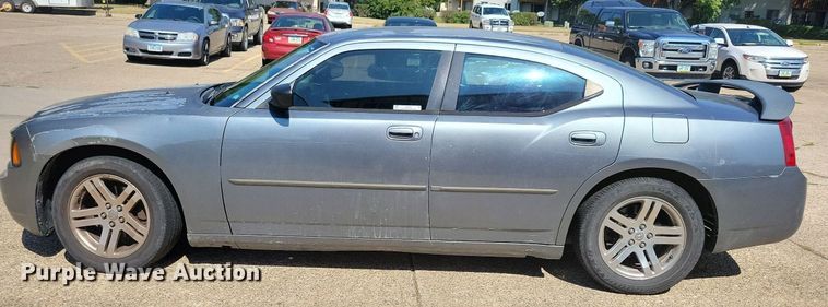 image for item IQ9937 2006 Dodge Charger  sedan
