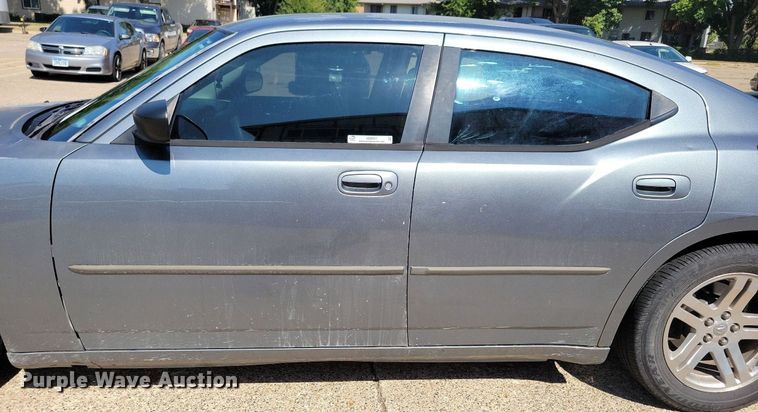 image for item IQ9937 2006 Dodge Charger  sedan