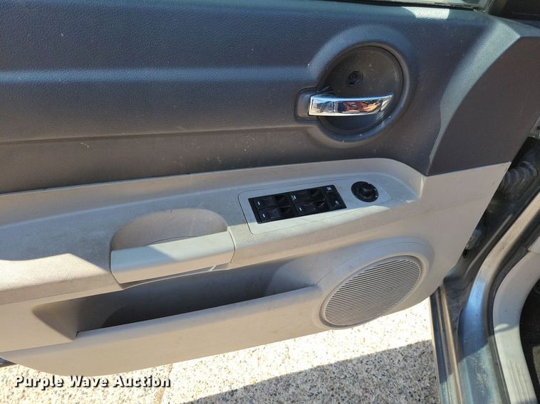 image for item IQ9937 2006 Dodge Charger  sedan