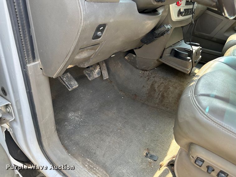 image for item JD9041 2006 Dodge Ram 3500  Quad Cab pickup truck