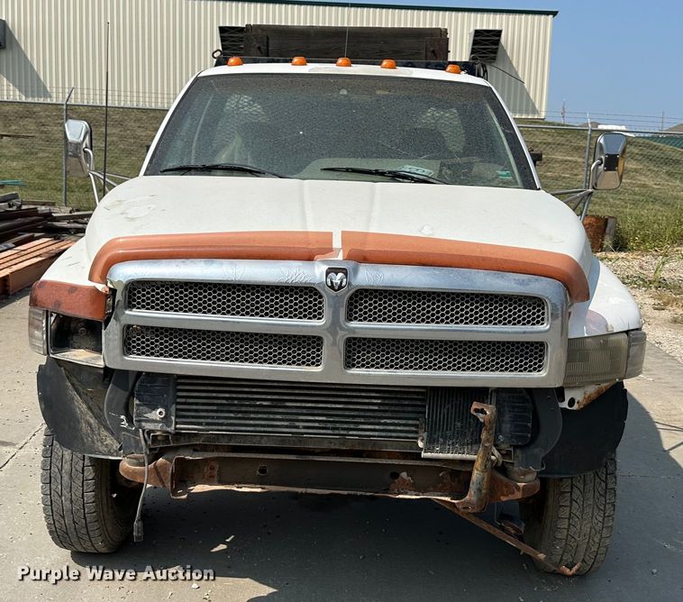 image for item JD9042 1995 Dodge Ram 3500  flatbed pickup truck