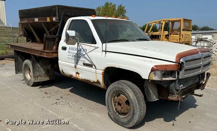 image for item JD9042 1995 Dodge Ram 3500  flatbed pickup truck