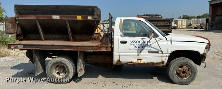 image for item JD9042 1995 Dodge Ram 3500  flatbed pickup truck